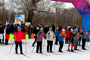 Снег создал идеальную трассу на берегу Урала